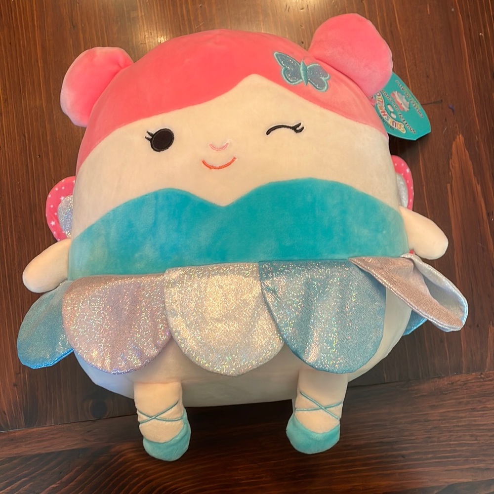 SQUISHMALLOW: Maxine